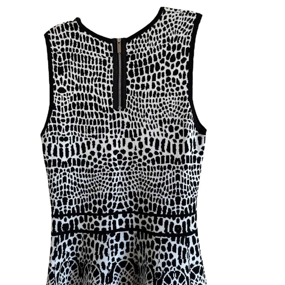 Karen Millen Fit & Flare Knit Sweater Dress Black & White Sz 4 - Picture 8 of 14
